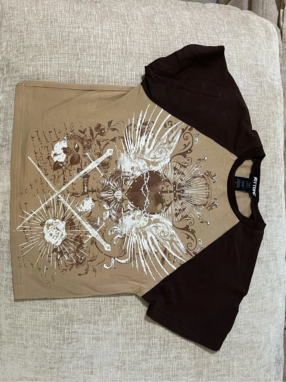 Hottopic Size S Scared Heart and Sword Rhinestone Raglan Tee